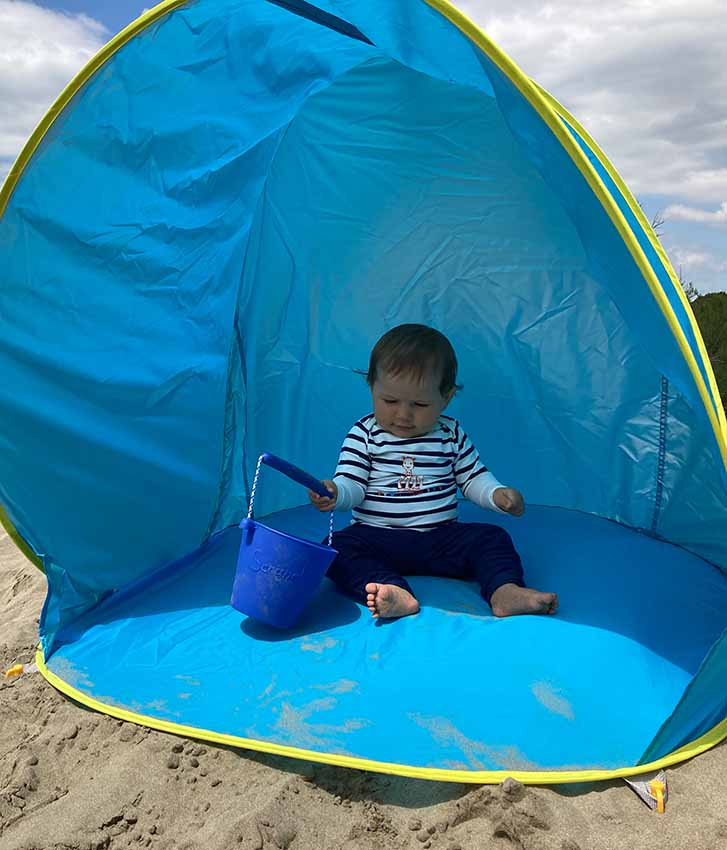 bébé-protection-solaire-plage